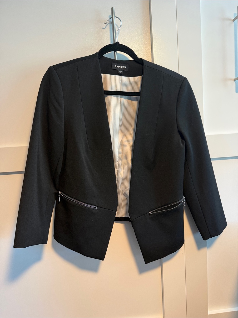 Express Black Open-Front Women's Blazer with Zip Pockets, size 10